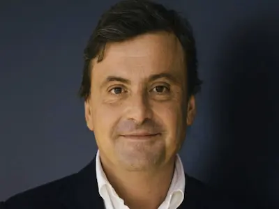 Carlo Calenda raccomanda Trama Profitex